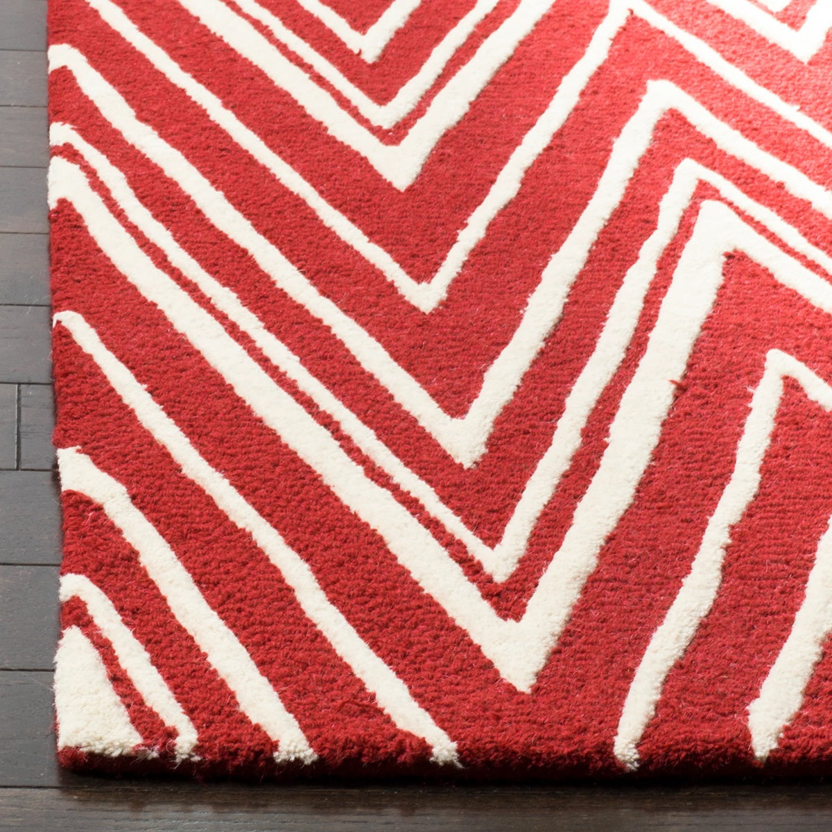Designteppich Zeitgenössisch Rot – Detailaufnahme Textur
